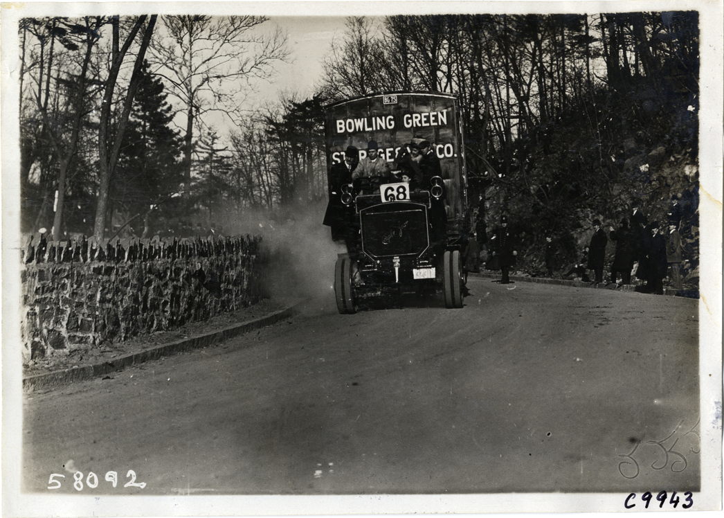 Motorists in Couple Gear truck, 1909 Edgewater-Fort Lee Hill Climb