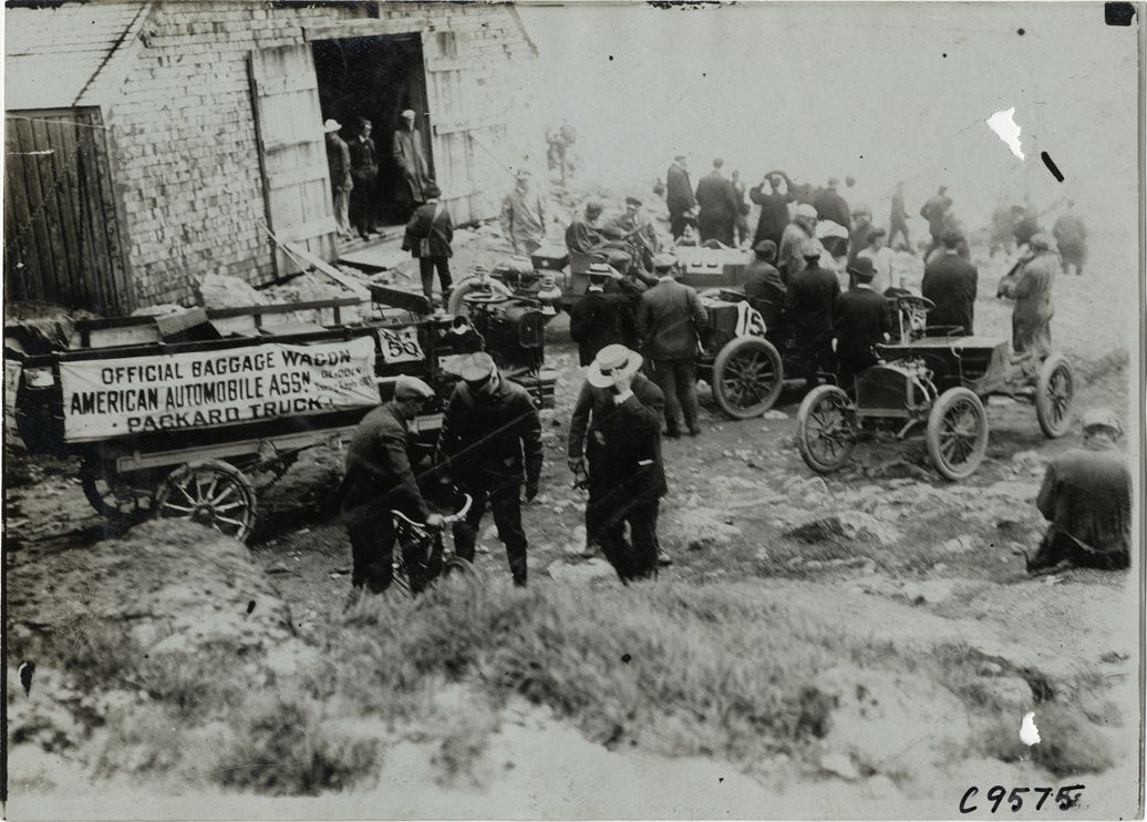 Official Packard baggage wagon, 1905 Climb to the Clouds Hill Climb
