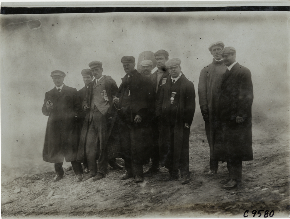 Race officials at 1905 Climb to the Clouds Hill Climb