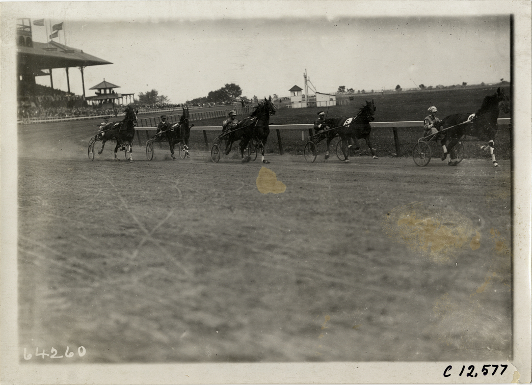 Harness race, Empire City track