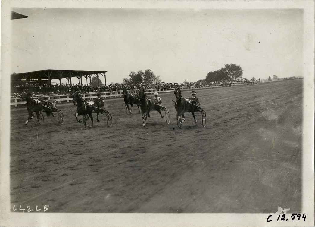 Harness race, Empire City track