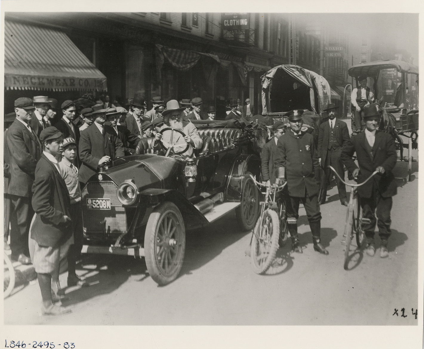 Ezra Meeker in 1911 King automobile