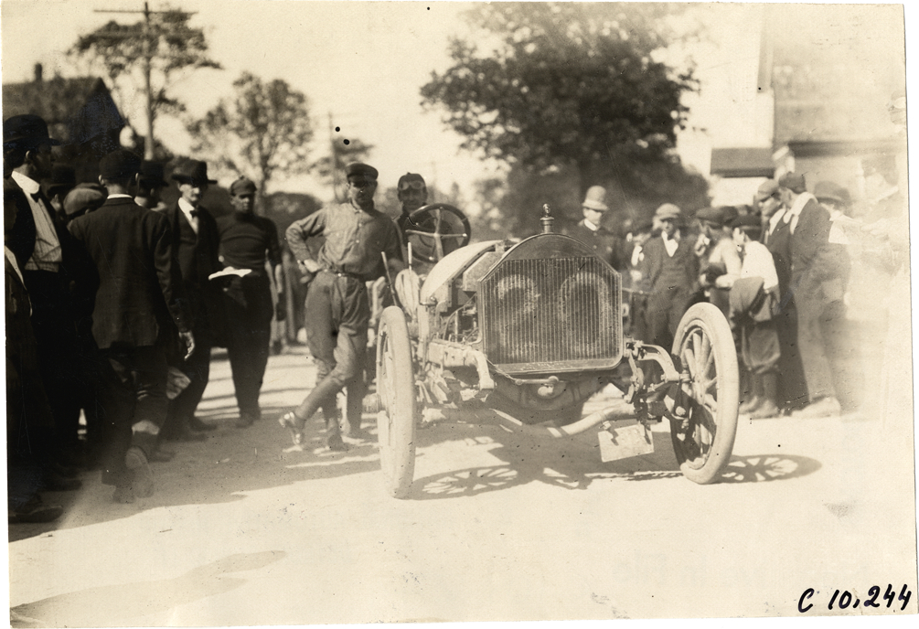 Billy Burke driving Knox racecar, 1909 Shingle Hill Climb
