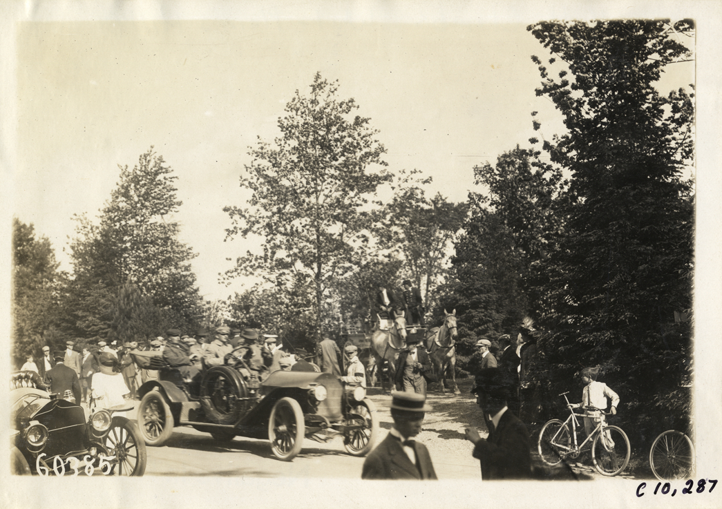Horse-drawn fire engine, 1910 White Plains Hill Climb