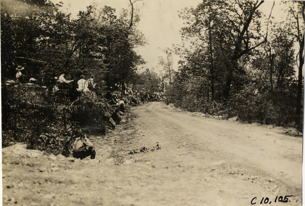 Spectators at 1909 Lookout Mountain Hill Climb