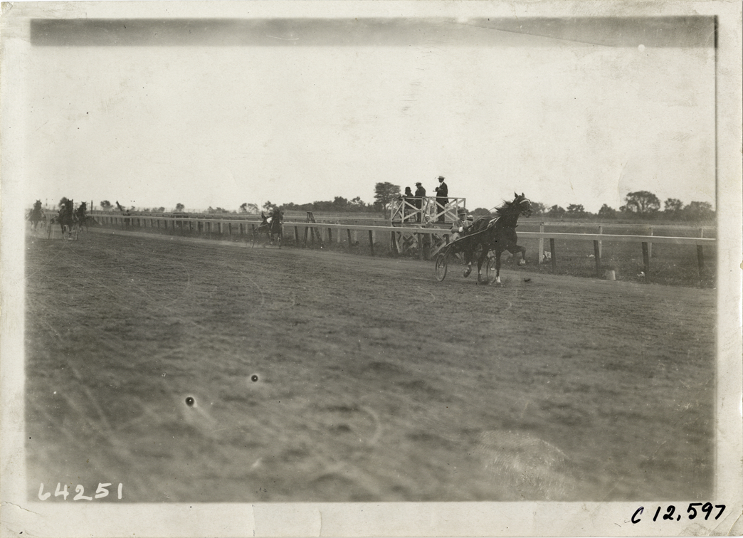 Harness race, Empire City track