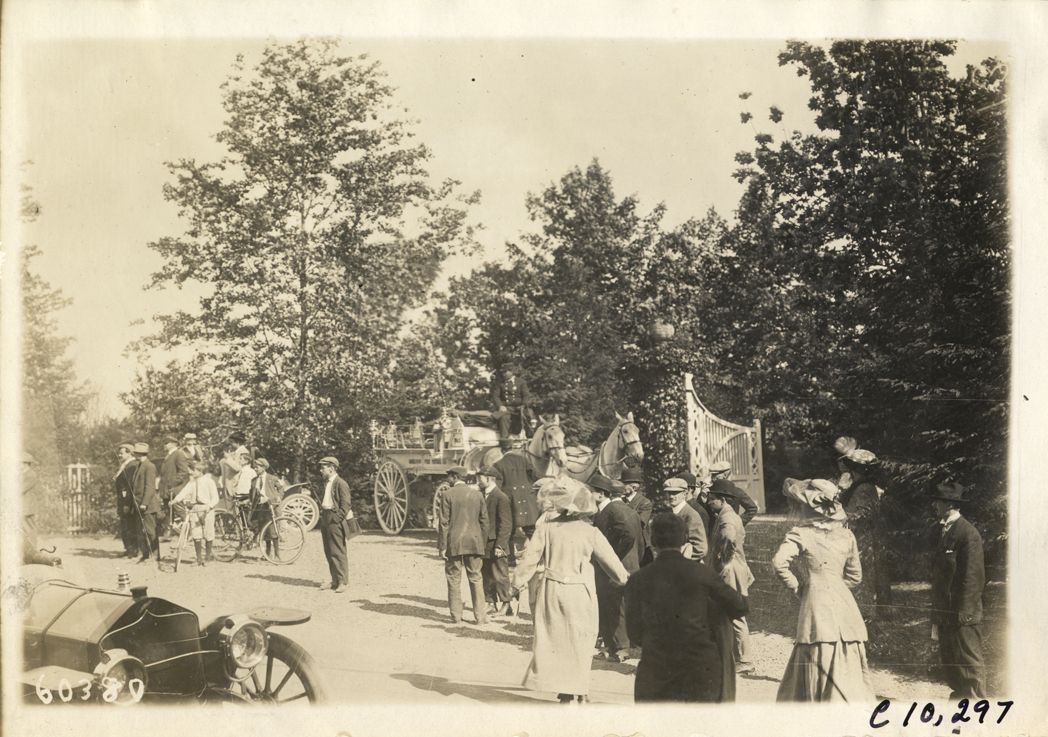 Horse-drawn fire engine, 1910 White Plains Hill Climb