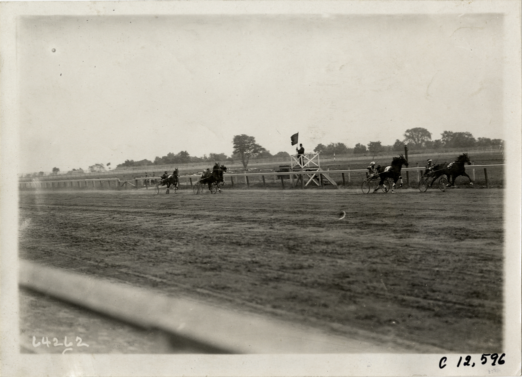 Harness race, Empire City track
