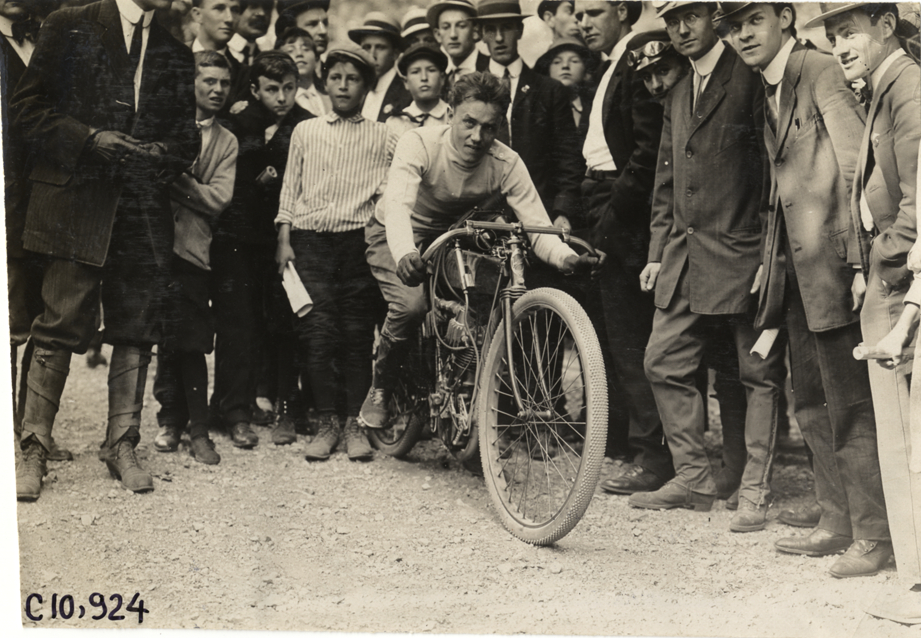 Walter Goerke on Indian motorcycle, 1909 New York Motorcycle Club spring run
