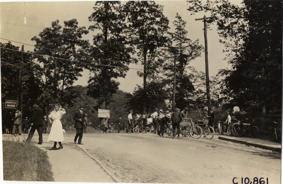 Motorcyclists waiting near starting line, 1909 New York Motorcycle Club spring run