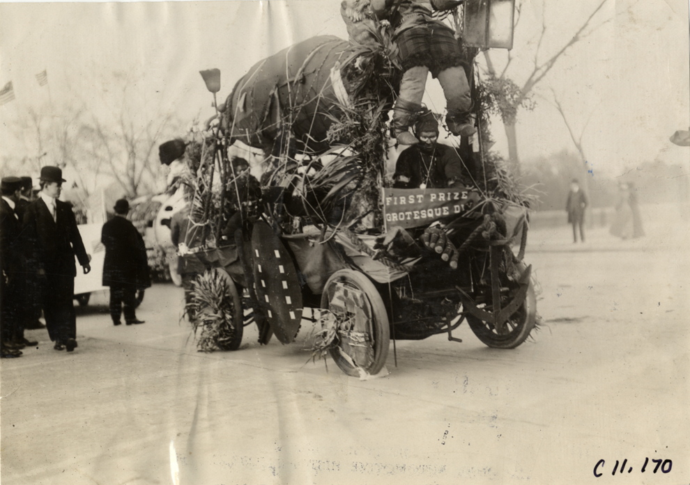 Desbron float, 1909 New York automobile carnival