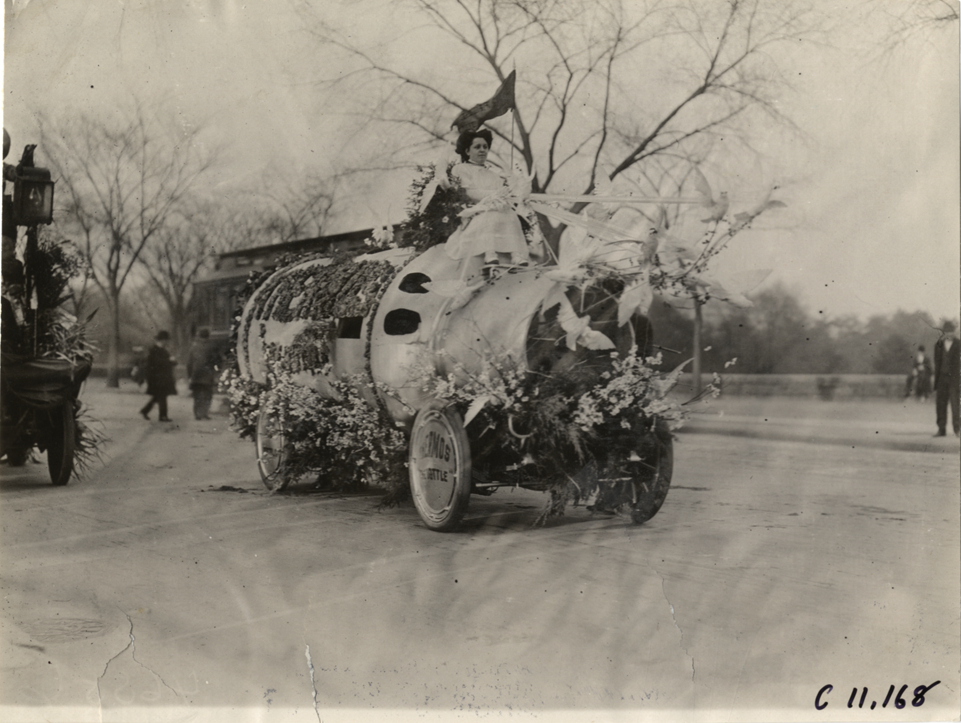 Thermos float, 1909 New York automobile carnival