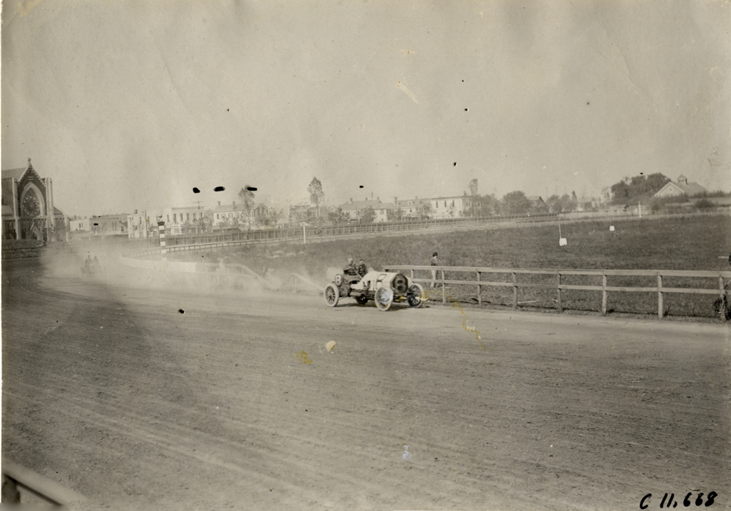 Automobile race, 1908 Brighton Beach races