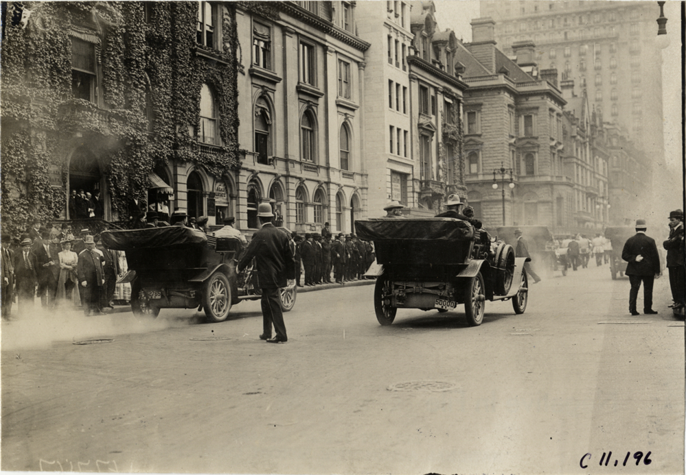 Officials in automobiles, 1909 New York street cleaners parade