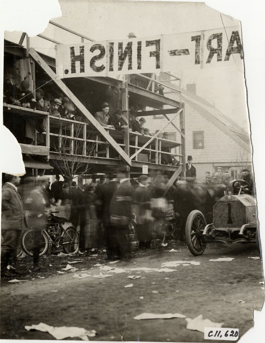 Paul Sartori in Bianchi racecar, 1908 Briarcliff Trophy Race