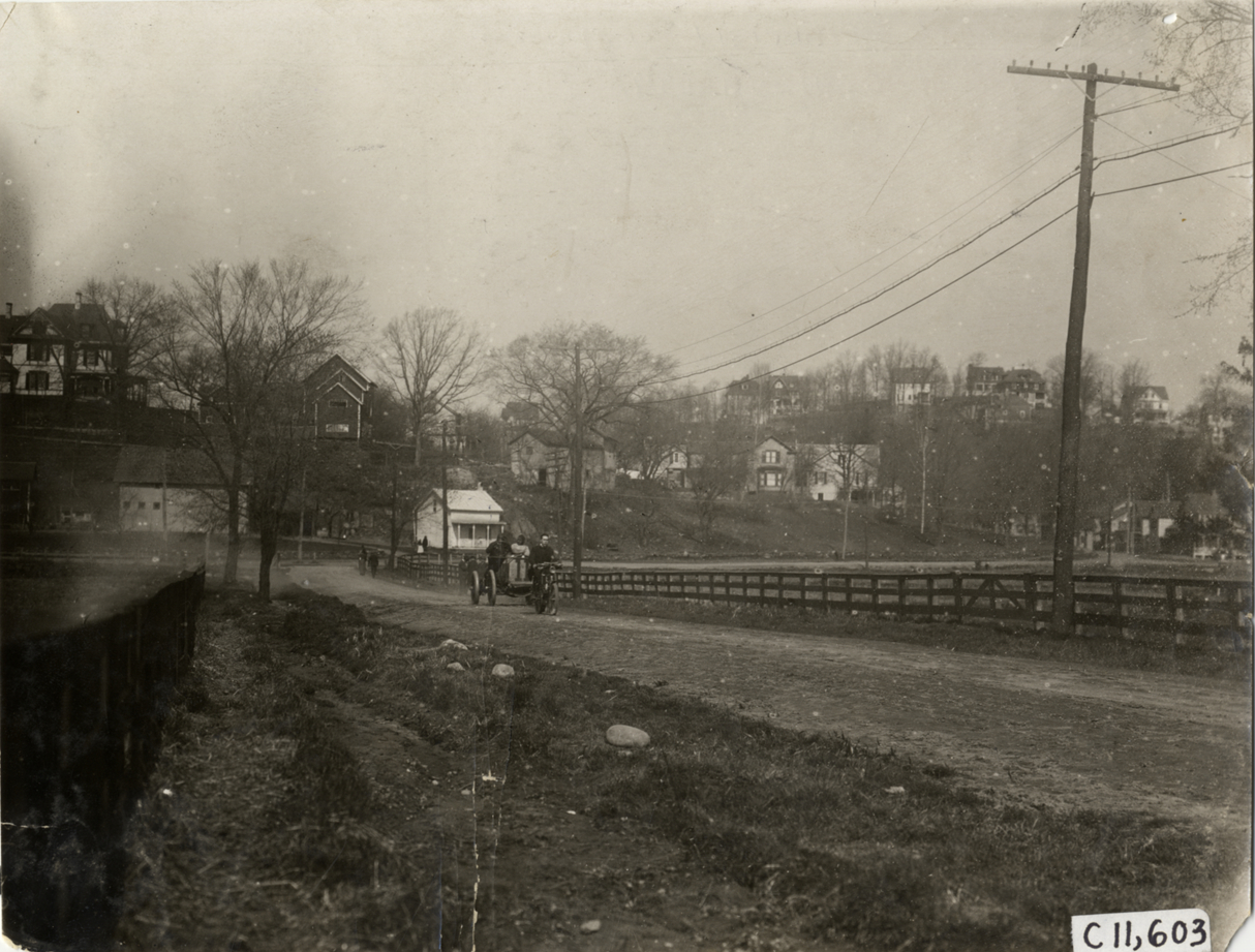 Al Poole in Isotta-Fraschini racecar, 1908 Briarcliff Trophy Race