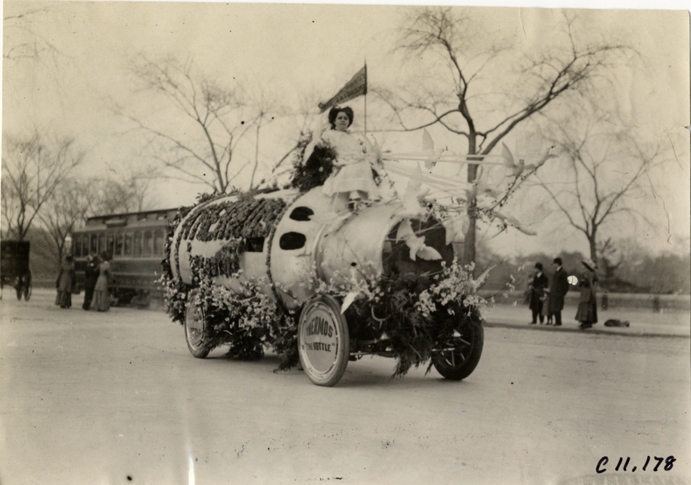 Thermos float, 1909 New York automobile carnival