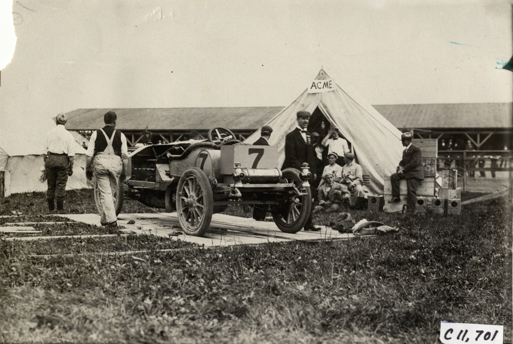 Men with Acme racecar, 1908 Brighton Beach races