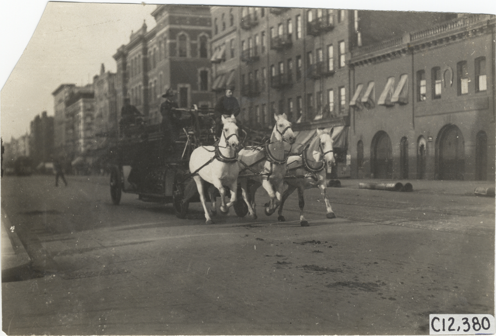 Horse-drawn fire engine, 1909 Crown Point races
