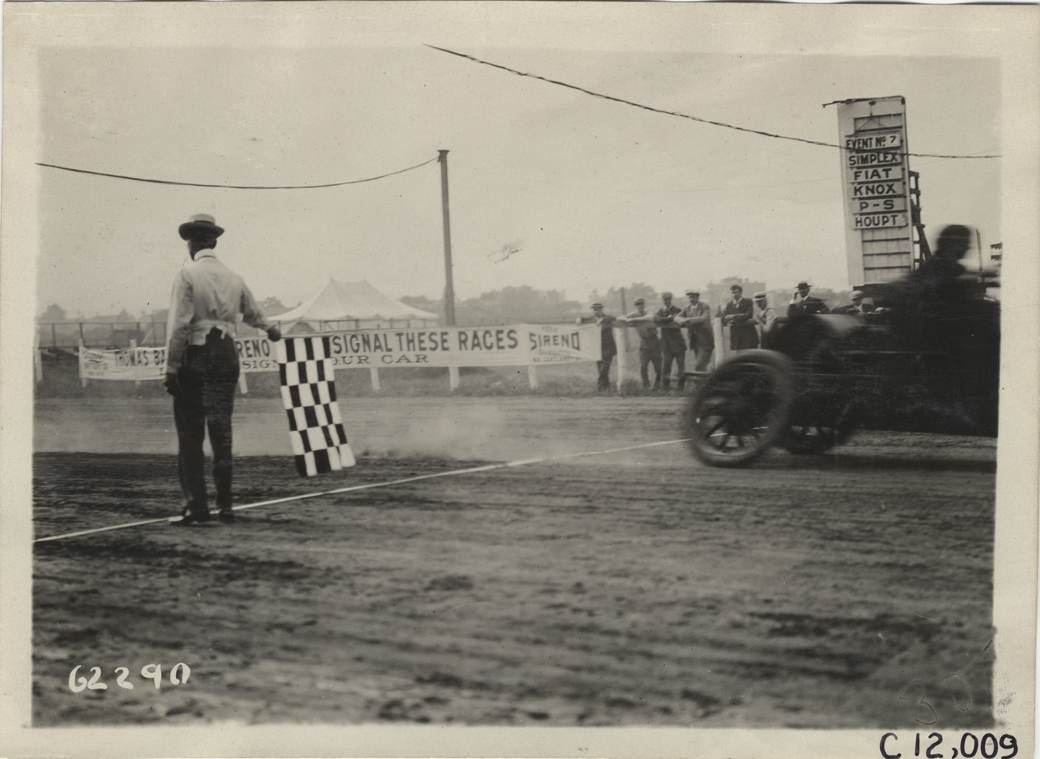 Caleb Bragg in Five Mile race, 1910 Brighton Beach races