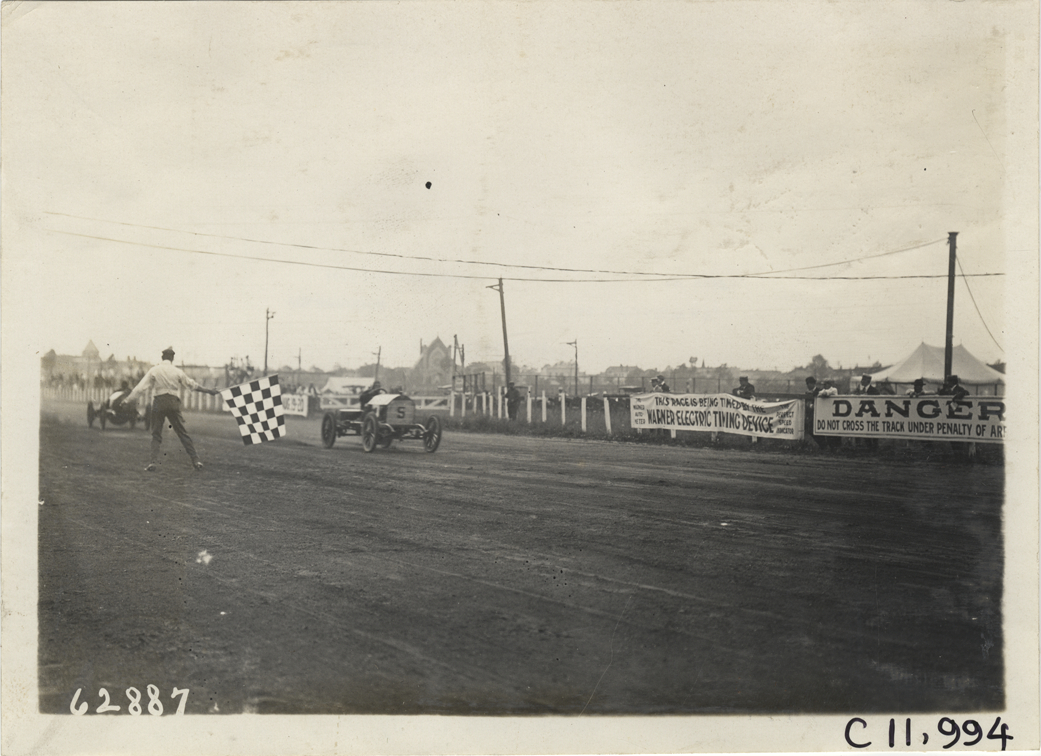 Automobile race, 1910 Brighton Beach races