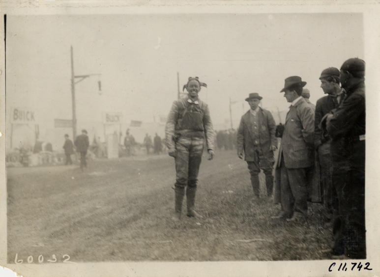 Racecar driver, 1909 Brighton Beach races