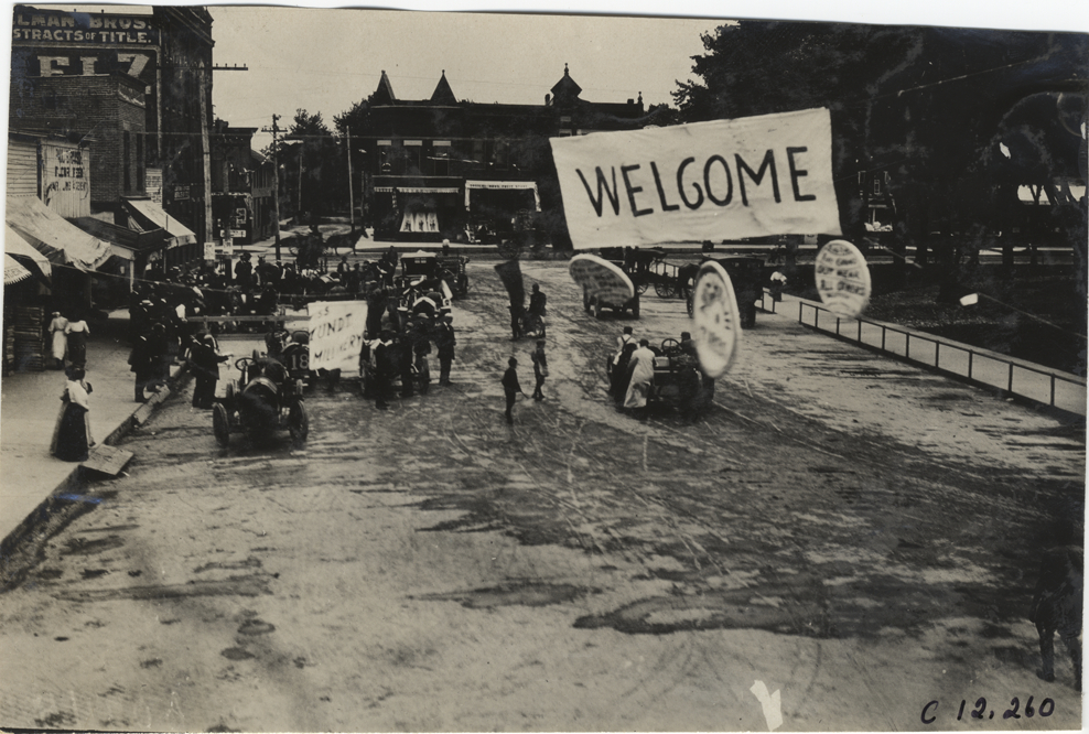 Welcome banner, 1909 Crown Point races
