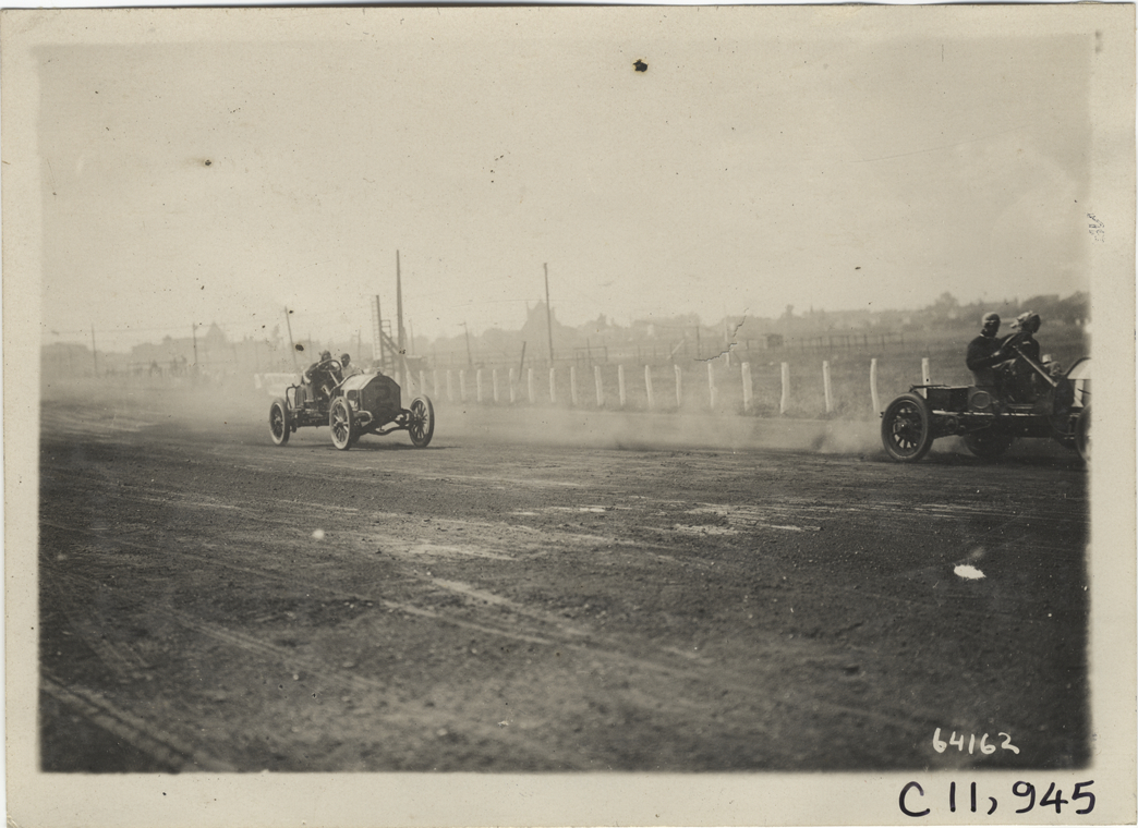 Automobile race, 1910 Brighton Beach races