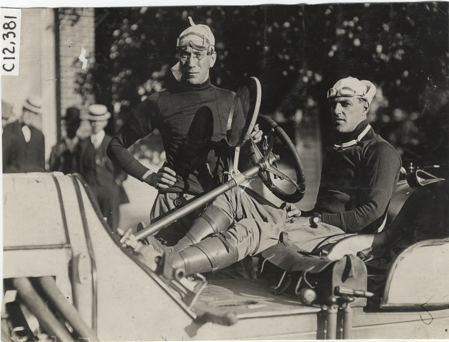 Racecar drivers, 1909 Crown Point races