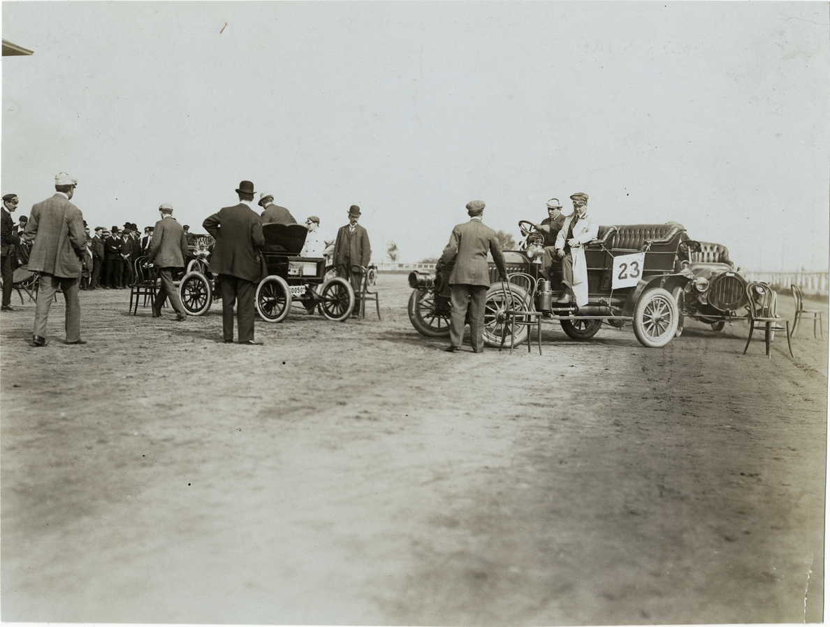 Automobiles in obstacle course, 1906 Empire City races