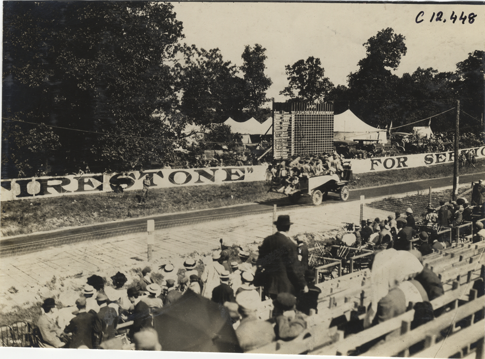 Truck transporting soldiers, 1909 Crown Point races