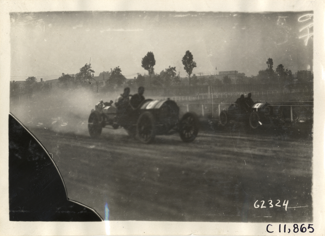 Stanley Martin and George Robertson in Hour race, 1910 Brighton Beach races