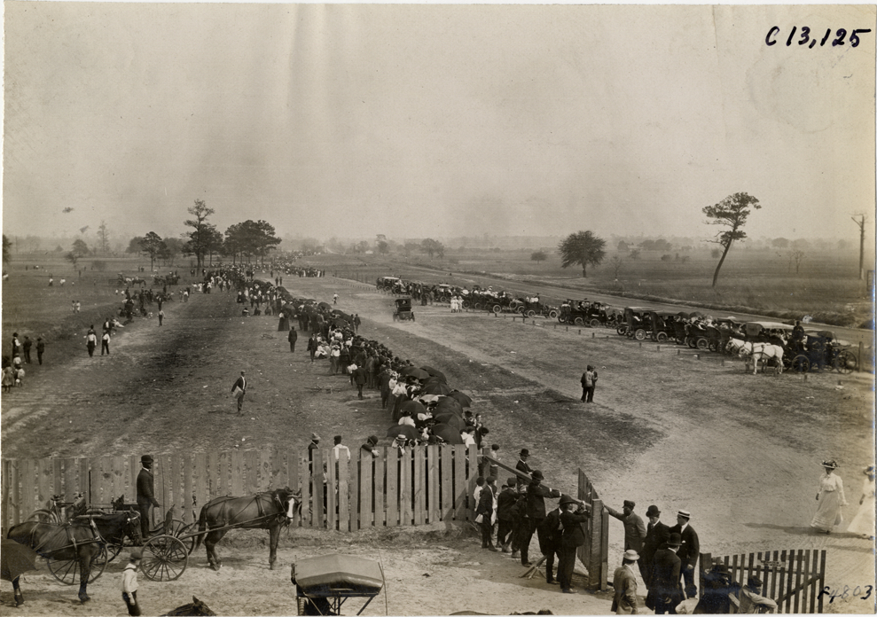 Spectators, 1908 Grand Prize races