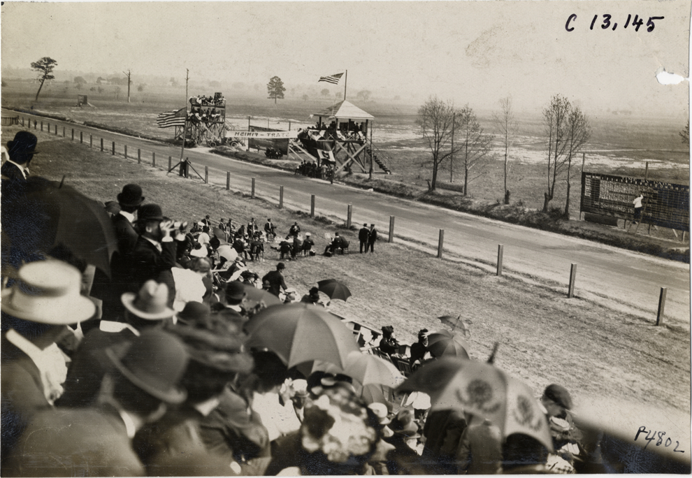 Musicians at racetrack, 1908 Grand Prize races