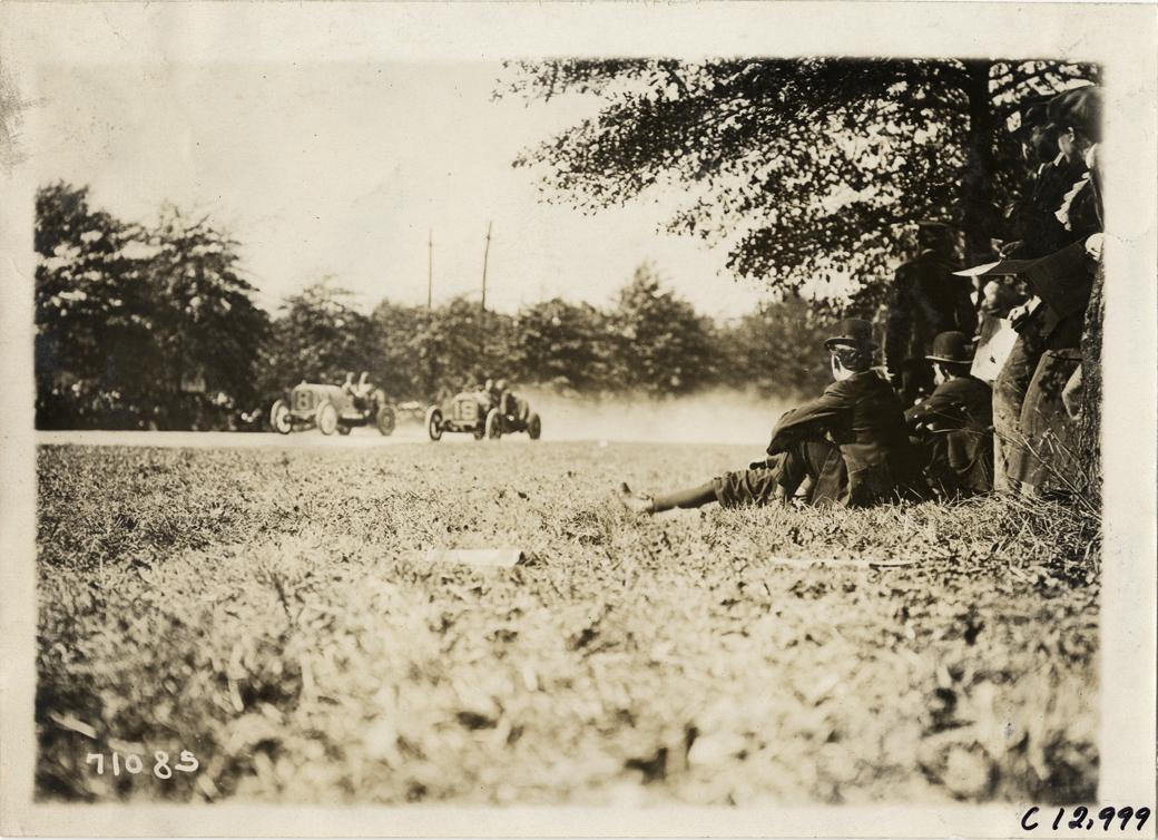 Erwin Bergdoll and H.S. Matthews in automobile race, 1911 Fairmount Park races