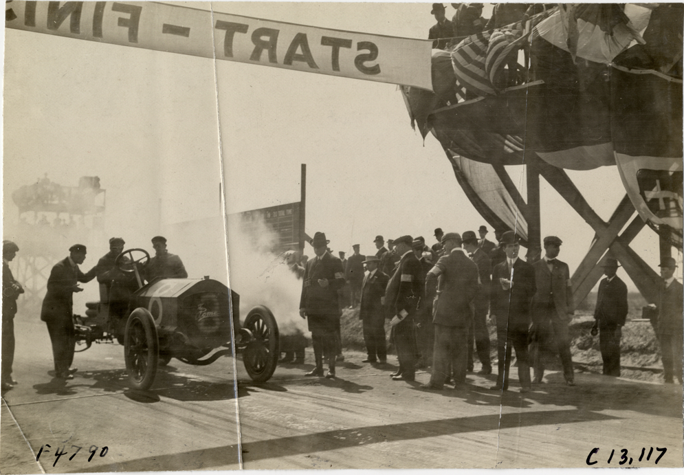 Acme racecar at starting line, 1908 Grand Prize races