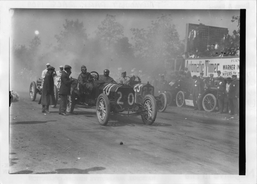 Welch, Selden and Lozier racecars, 1909 Fairmount Park races