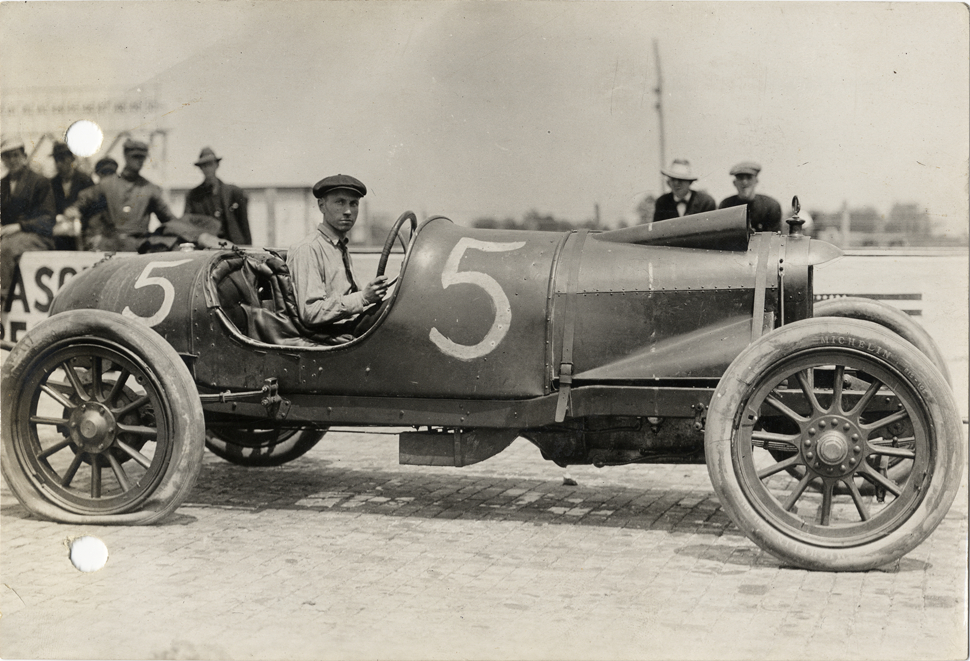 Robert Evans in Mason racecar, 1913 Indianapolis 500 automobile race