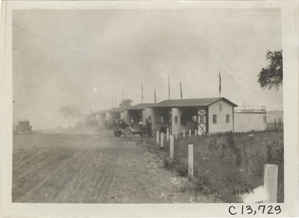 Buick camp garages, 1910 Indianapolis races