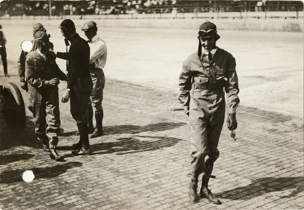 Racecar drivers, 1913 Indianapolis 500 automobile race