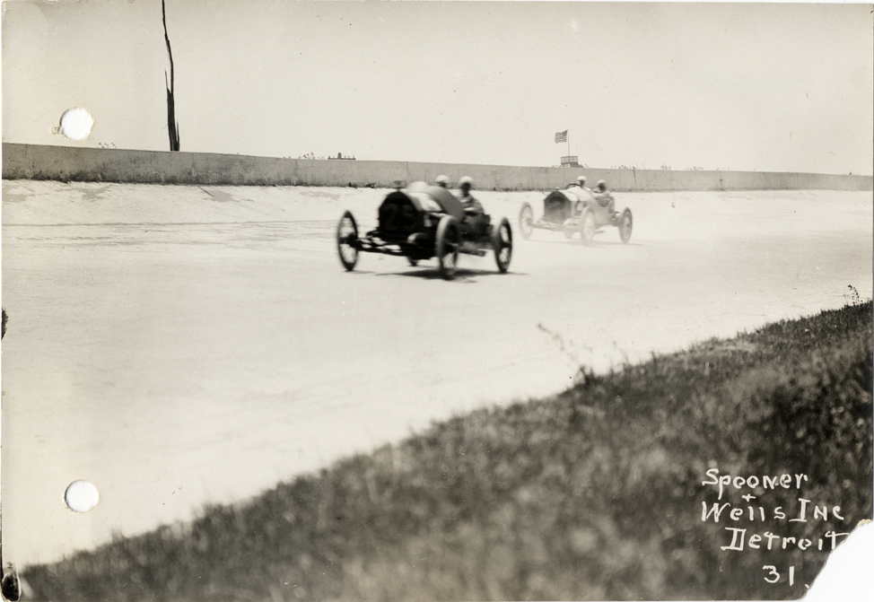 Tulsa and Stutz racecars, 1913 Indianapolis 500 automobile race
