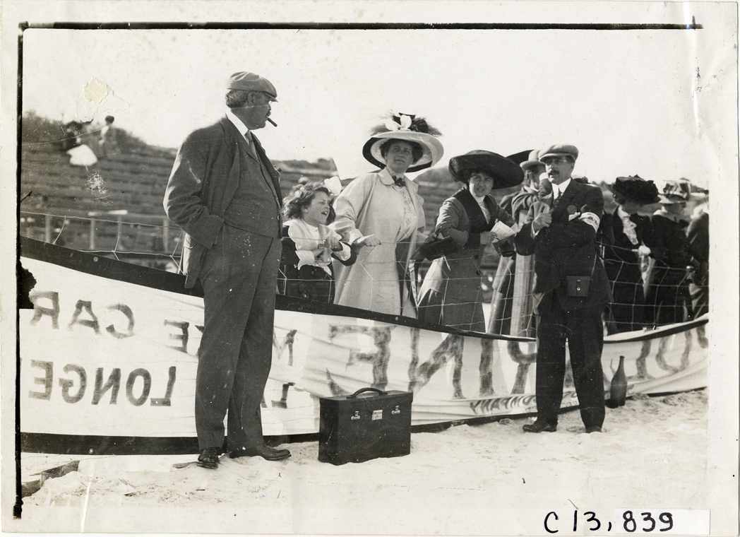 Spectators and officials, 1911 Jacksonville automobile races