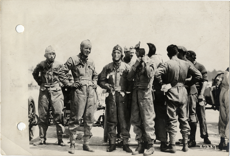Mason drivers and crew, 1913 Indianapolis 500 automobile race