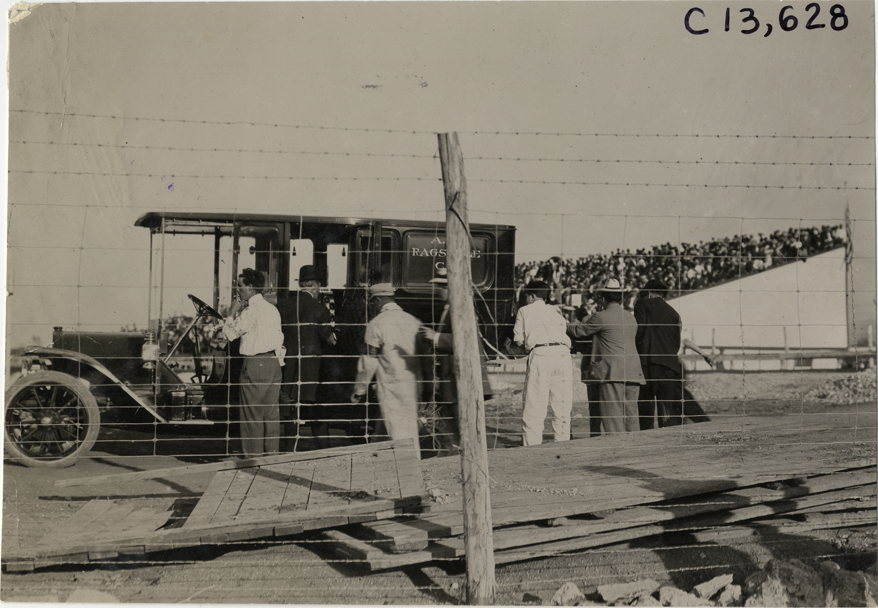 Men with ambulance, 1909 Indianapolis races