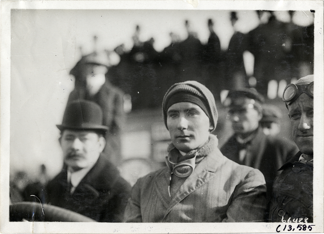 Racecar driver, 1910 Guttenberg races