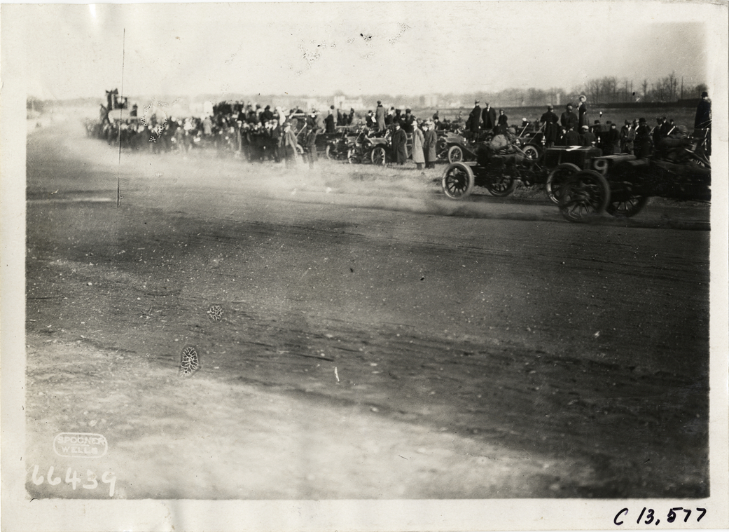 Automobile race, 1910 Guttenberg races