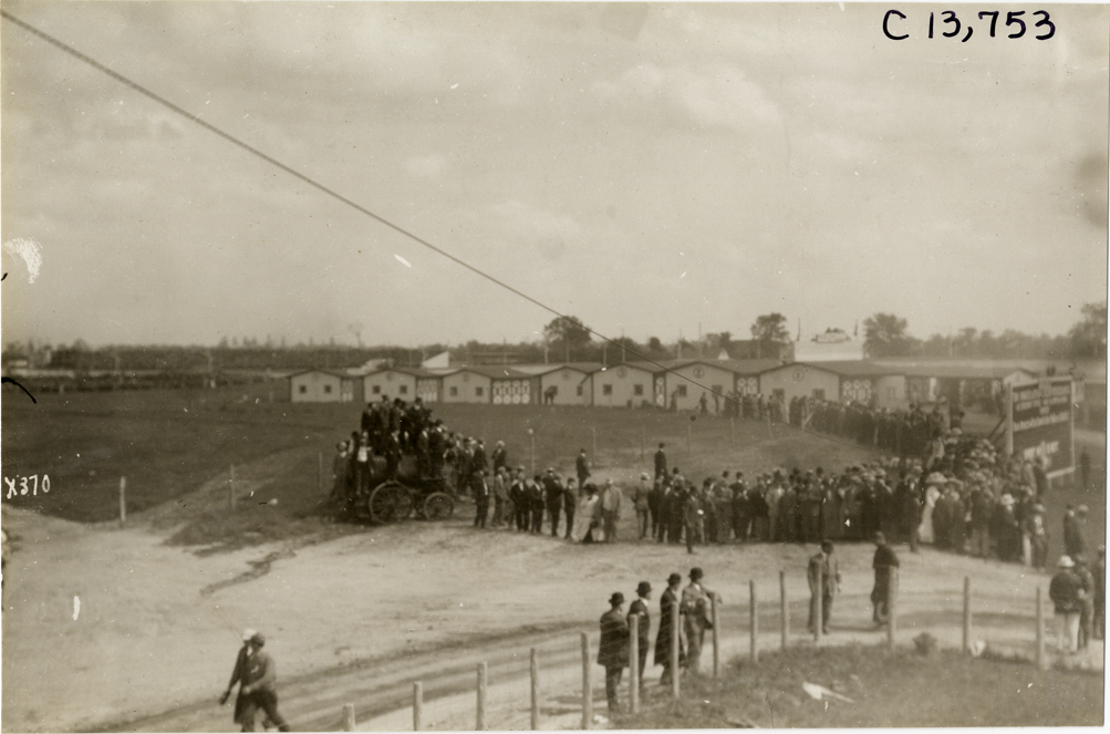 Spectators, 1910 Indianapolis races