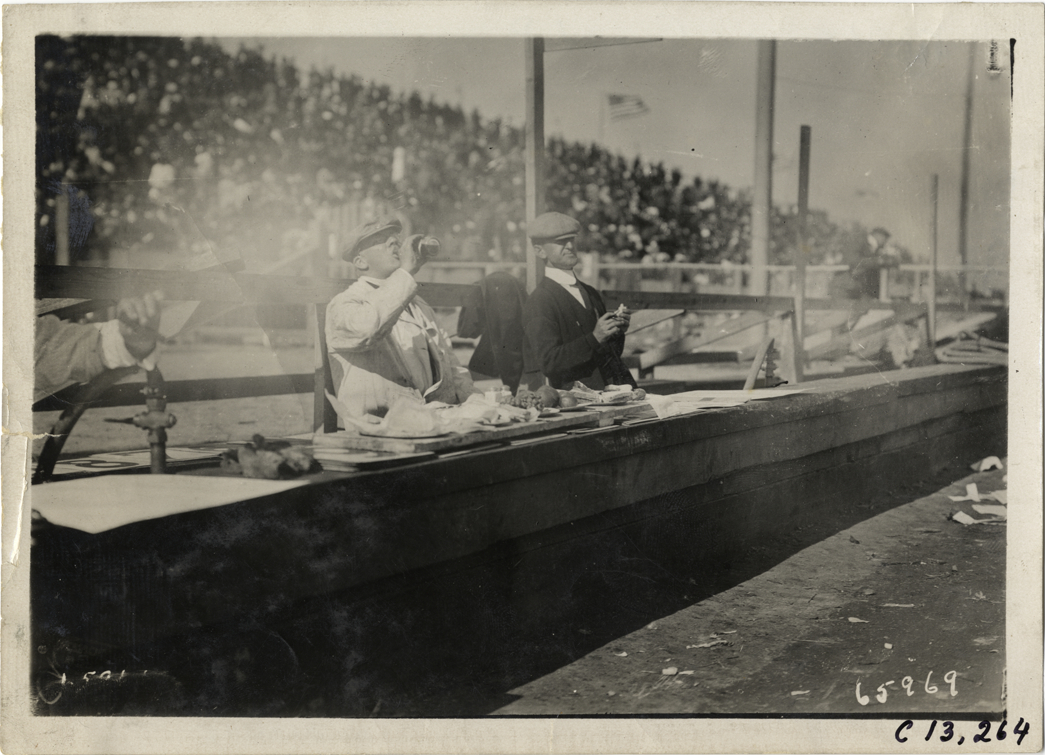 Pit crew eating lunch, 1910 Grand Prize races
