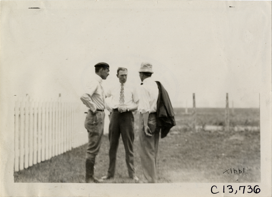Three men, 1910 Indianapolis races