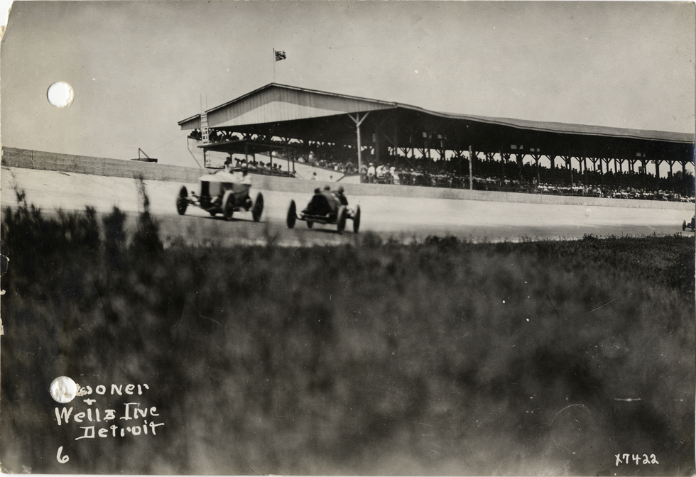 Sunbeam and Mason racecars, 1913 Indianapolis 500 automobile race